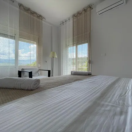 Pensión Ilvi Gjirokastër