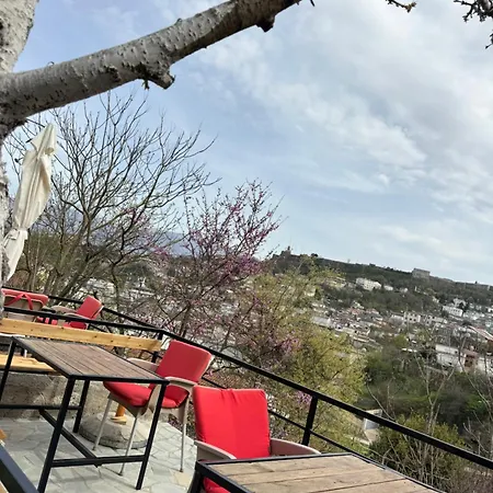Ilvi בית הארחה Gjirokastër