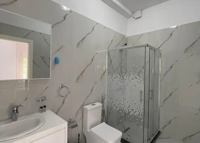 招待所 Ilvi Gjirokastër