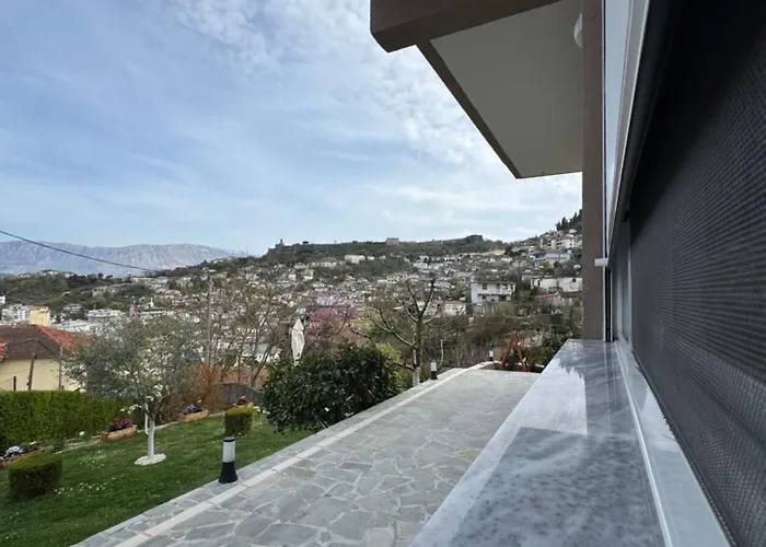 Ilvi 招待所 Gjirokastër