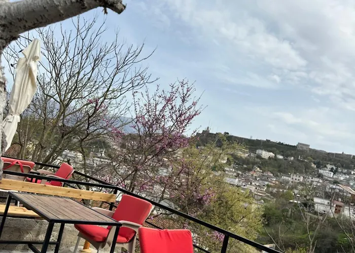 Ilvi 招待所 Gjirokastër